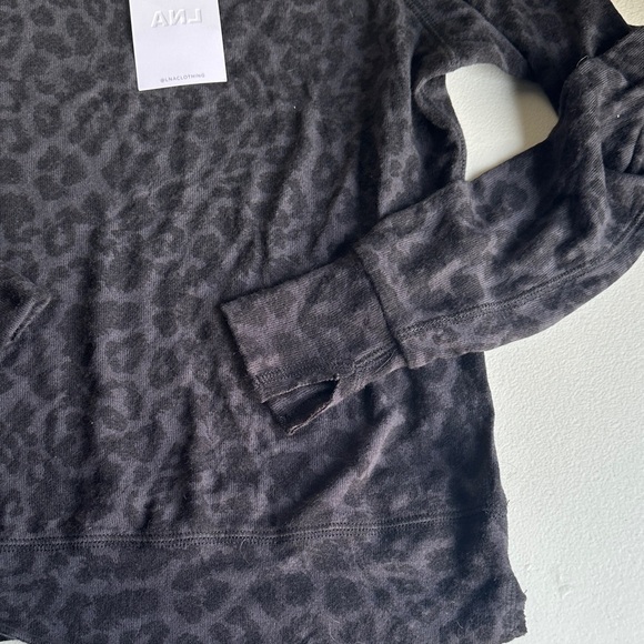 LNA Women's Black Patterned Long Sleeve Top - Picture 3 of 4